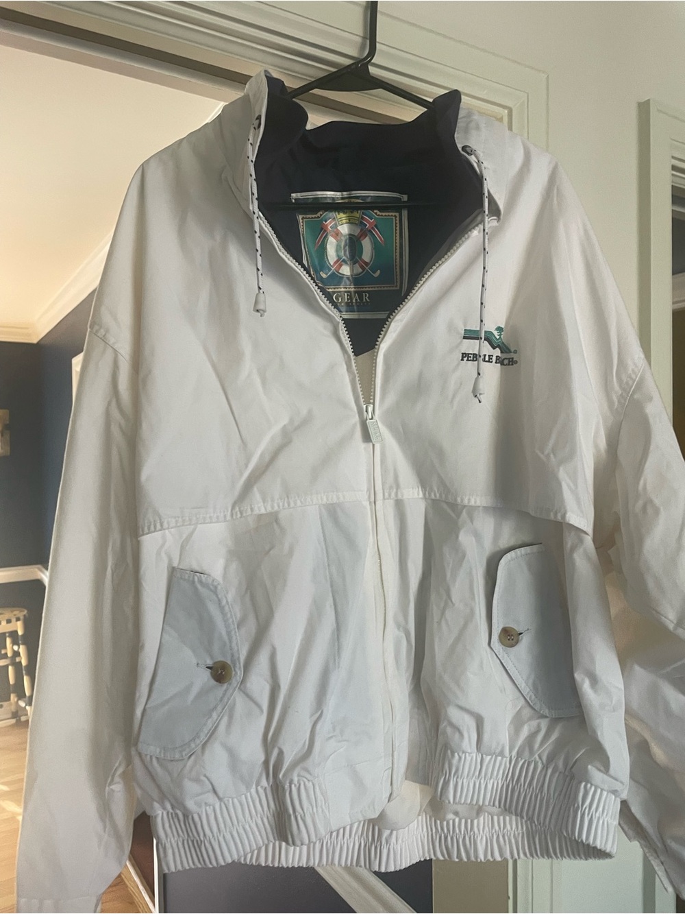 Gear 90s nostalgia White Windbreaker Jacket XL pebble beach